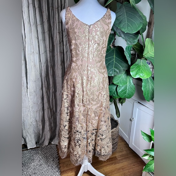 NWT Dress the Population Women's Blair Plunging Fit and Flare Midi Dress - Picture 4 of 8